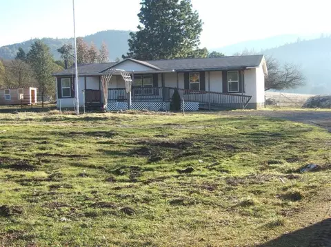 5759 Old Stage Rd, Central Point, OR 97502 photo 1