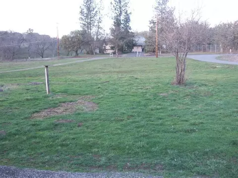 5759 Old Stage Rd, Central Point, OR 97502 photo 2