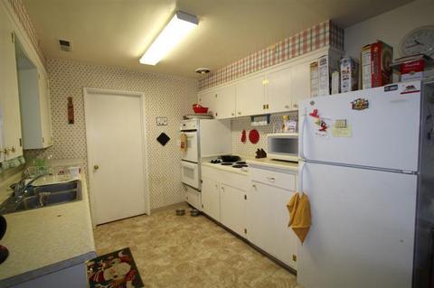 156 Bigham Dr, Central Point, OR 97502 photo 3