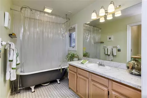 867 E Main St, Ashland, OR 97520 photo 10