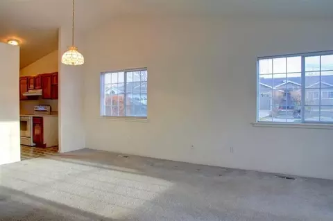 527 S C St, Phoenix, OR 97535 photo 10