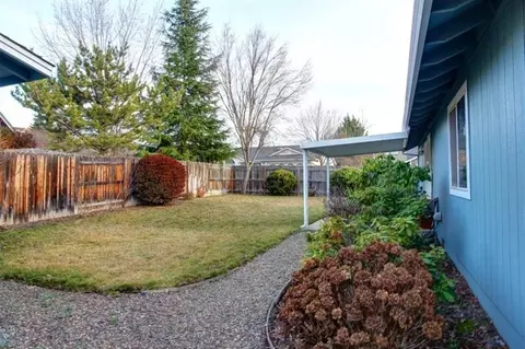 527 S C St, Phoenix, OR 97535 photo 7
