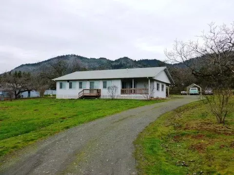 262 Summit Loop, Grants Pass, OR 97527 photo 1