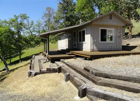 2545 Crowfoot Rd, Eagle Point, OR 97524 photo 5