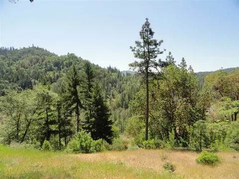 2545 Crowfoot Rd, Eagle Point, OR 97524 photo 3