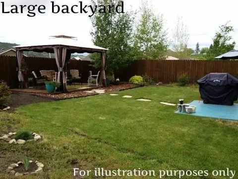 640 Nottingham Ter, Eagle Point, OR 97524 photo 1