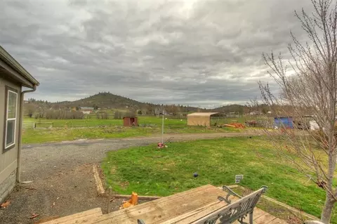 3096 Dodge Rd, Eagle Point, OR 97524 photo 9