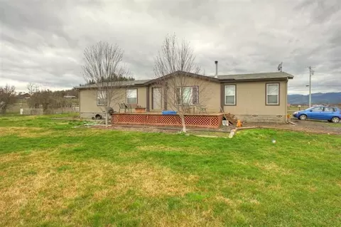 3096 Dodge Rd, Eagle Point, OR 97524 photo 1