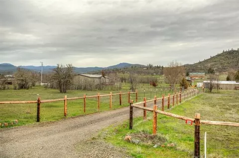 3096 Dodge Rd, Eagle Point, OR 97524 photo 13