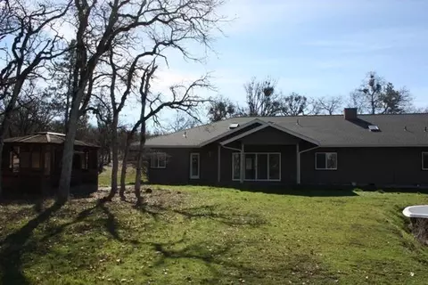 664 Mountain View Dr, Eagle Point, OR 97524 photo 3