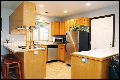 433 Merlee Cir, Eagle Point, OR 97524 photo 4