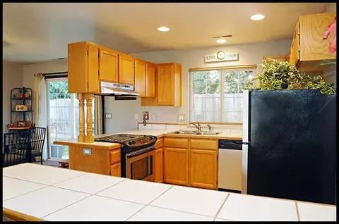 433 Merlee Cir, Eagle Point, OR 97524 photo 5
