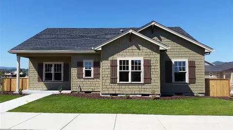 1313 N Haskell St, Central Point, OR 97502 photo 1