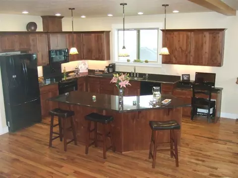 1070 N Haskell St, Central Point, OR 97502 photo 5