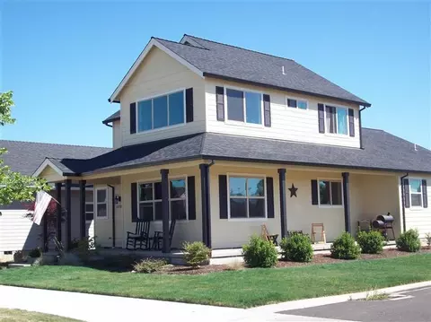 1070 N Haskell St, Central Point, OR 97502 photo 1