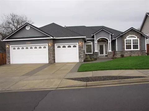1143 Arrowhead Trl, Eagle Point, OR 97524 photo 1
