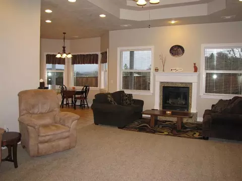 1143 Arrowhead Trl, Eagle Point, OR 97524 photo 3