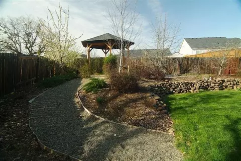 1047 Highlands Dr, Eagle Point, OR 97524 photo 17