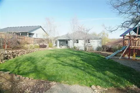 1047 Highlands Dr, Eagle Point, OR 97524 photo 16