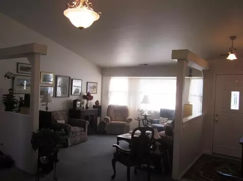 489 Merlee Cir, Eagle Point, OR 97524 photo 4