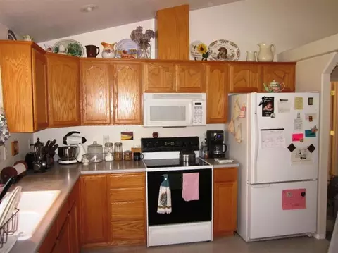 489 Merlee Cir, Eagle Point, OR 97524 photo 8
