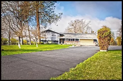 80 Hidden Valley Dr, Eagle Point, OR 97524 photo 1