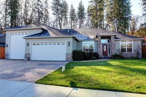 286 Arrowhead Trl, Eagle Point, OR 97524 photo 1
