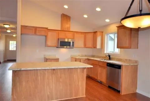 126 Suncrest, Talent, OR 97540 photo 3