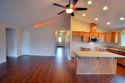 126 Suncrest, Talent, OR 97540 photo 5