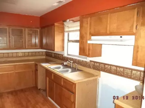 208 Pine St, Phoenix, OR 97535 photo 3