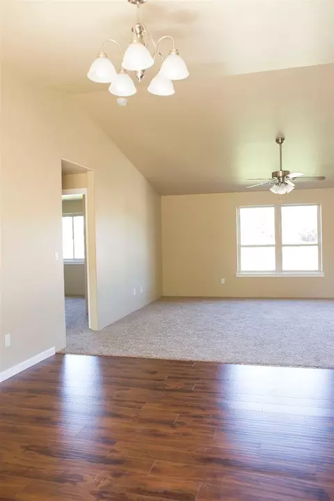 76 Dianne Way, Eagle Point, OR 97524 photo 4