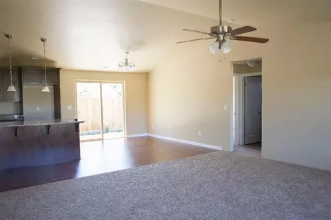 76 Dianne Way, Eagle Point, OR 97524 photo 2