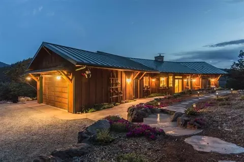 4386 Foothill Rd, Grants Pass, OR 97526 photo 1