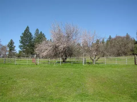 1897 Crowfoot Rd, Eagle Point, OR 97524 photo 11