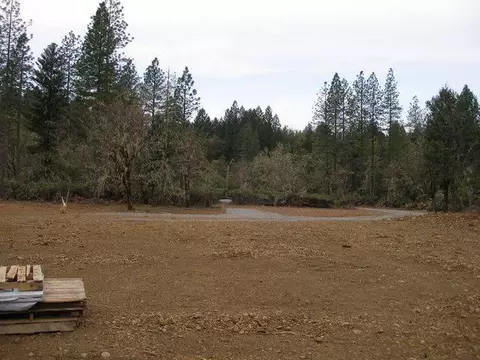 435 Crest Dr, Cave Junction, OR 97523 photo 1