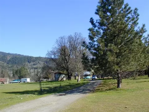 159 E Fork Rd, Williams, OR 97544 photo 2