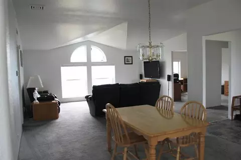792 E Dutton Rd, Eagle Point, OR 97524 photo 5