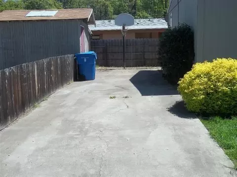 537 Meadow Ln, Eagle Point, OR 97524 photo 2