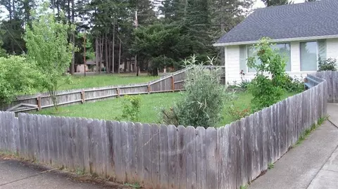383 Wells Dr, Cave Junction, OR 97523 photo 2