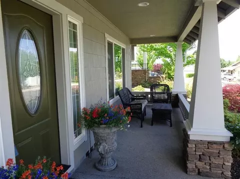 312 Meadow View Dr, Phoenix, OR 97535 photo 2