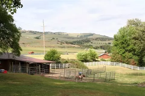 990 E Nevada St, Ashland, OR 97520 photo 11