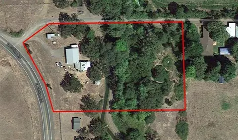 2525 E Antelope Rd, Eagle Point, OR 97524 photo 1