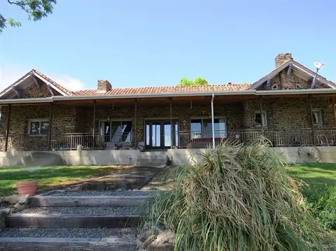 10170 Table Rock Rd, Central Point, OR 97502 photo 5