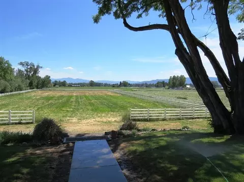 10170 Table Rock Rd, Central Point, OR 97502 photo 23