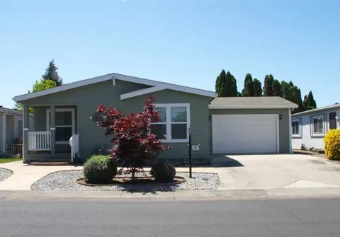 555 Freeman Rd #48, Central Point, OR 97502 photo 1