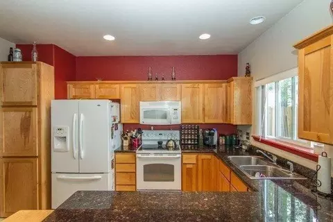 361 Jans Ct, Central Point, OR 97502 photo 6