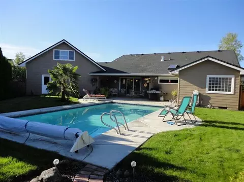 1085 Pumpkin Ridge Dr, Eagle Point, OR 97524 photo 8