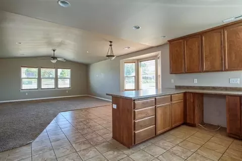 803 Crystal Dr, Eagle Point, OR 97524 photo 6