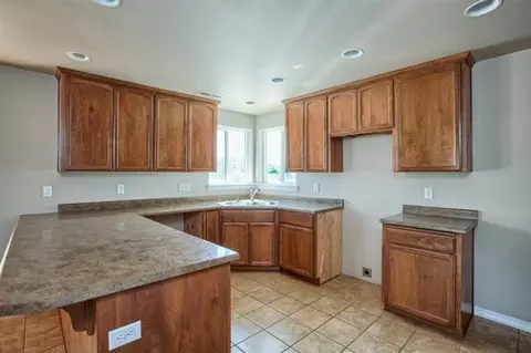 803 Crystal Dr, Eagle Point, OR 97524 photo 3