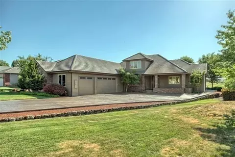 199 Princeville Dr, Eagle Point, OR 97524 photo 1